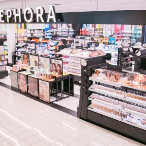 Code promo Sephora : En cadeau : une box avec 16 mini produits chez Sephora